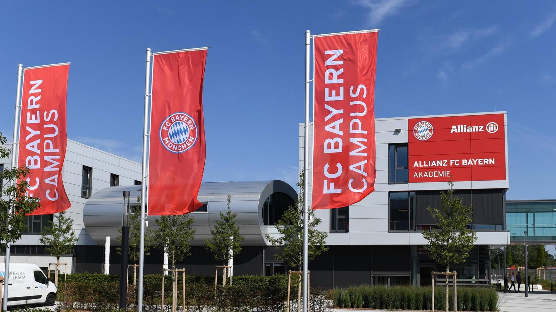 Der FC Bayern Campus, das Nachwuchsleistungszentrum des FC Bayern München. Der FC Bayern Campus, das Nachwuchsleistungszentrum des FC Bayern München.