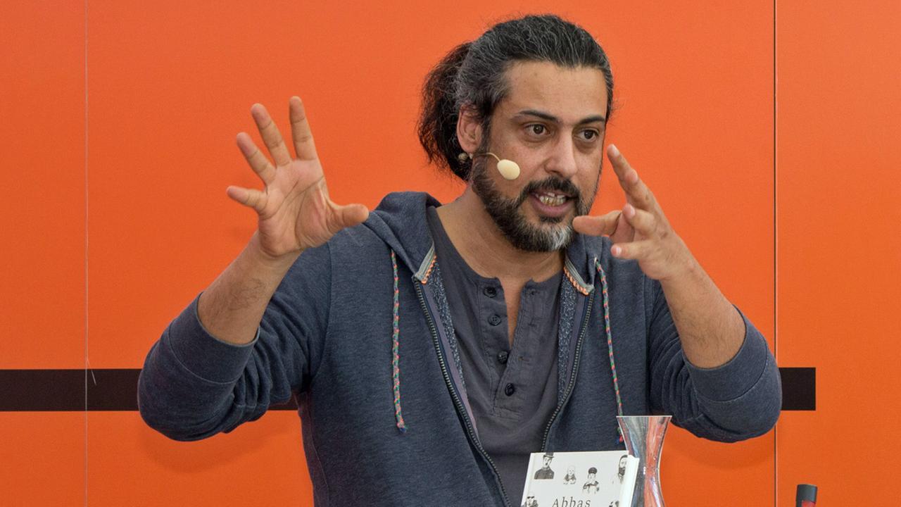 Der Schriftsteller Abbas Khider im "Lesart"-Interview auf der Leipziger Buchmesse 2019 Der Schriftsteller Abbas Khider im "Lesart"-Interview auf der Leipziger Buchmesse 2019