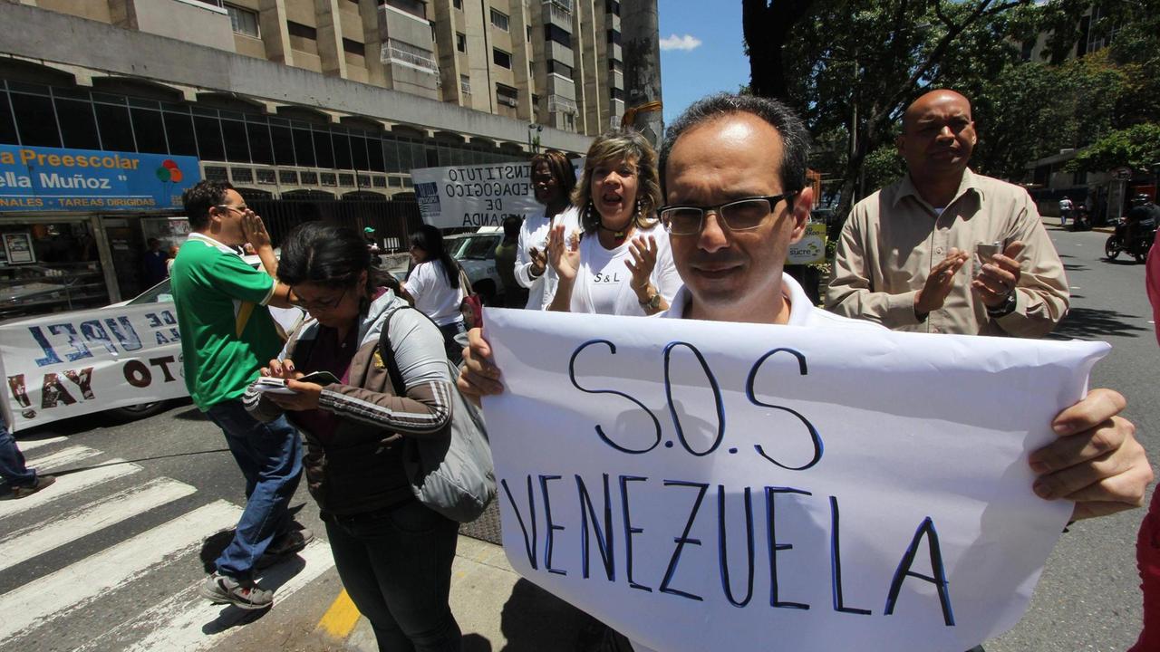 Professoren der Universität protestieren in Caracas.
