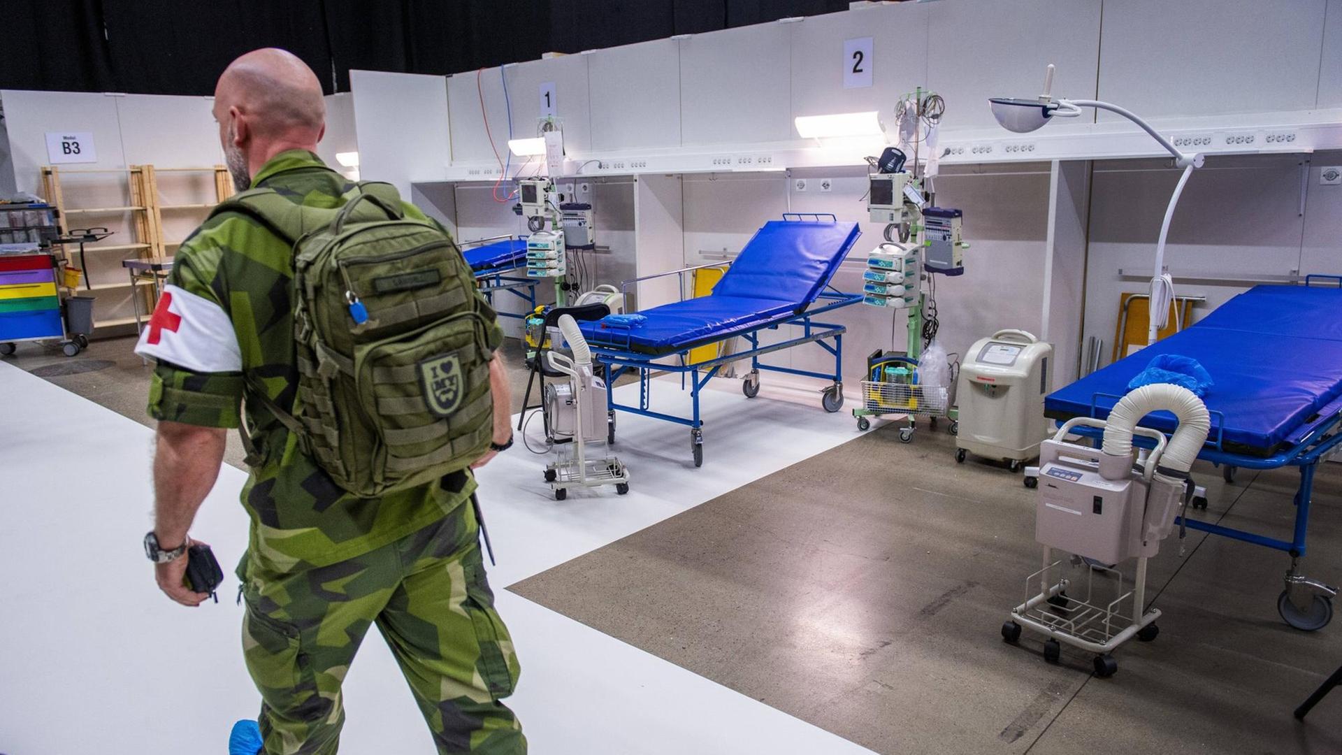 Improvisiertes Krankenhaus in einer Messehalle in Stockholm, Schweden, am 30. März 2020 Improvisiertes Krankenhaus in einer Messehalle in Stockholm, Schweden, am 30. März 2020