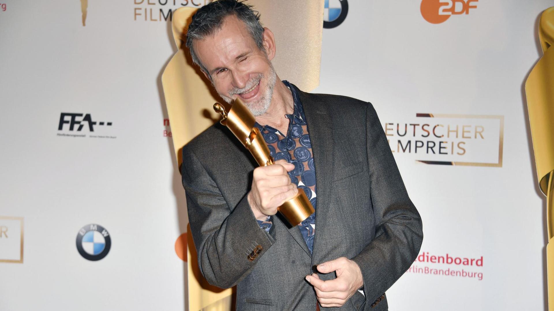 Ulrich Matthes beim Fototermin bei der Pressekonferenz anlässlich der Nominierungsbekanntgabe zum Deutschen Filmpreis 2019 in der Deutschen Kinemathek. Ulrich Matthes beim Fototermin bei der Pressekonferenz anlässlich der Nominierungsbekanntgabe zum Deutschen Filmpreis 2019 in der Deutschen Kinemathek.