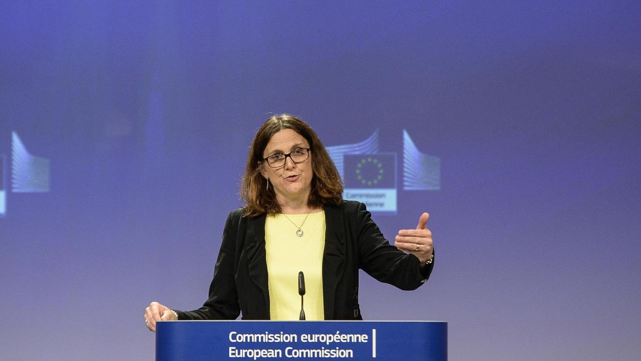 Cecilia Malmström, EU-Handelskommissarin, bei einer Pressekonferenz in Brüssel Cecilia Malmström, EU-Handelskommissarin, bei einer Pressekonferenz in Brüssel