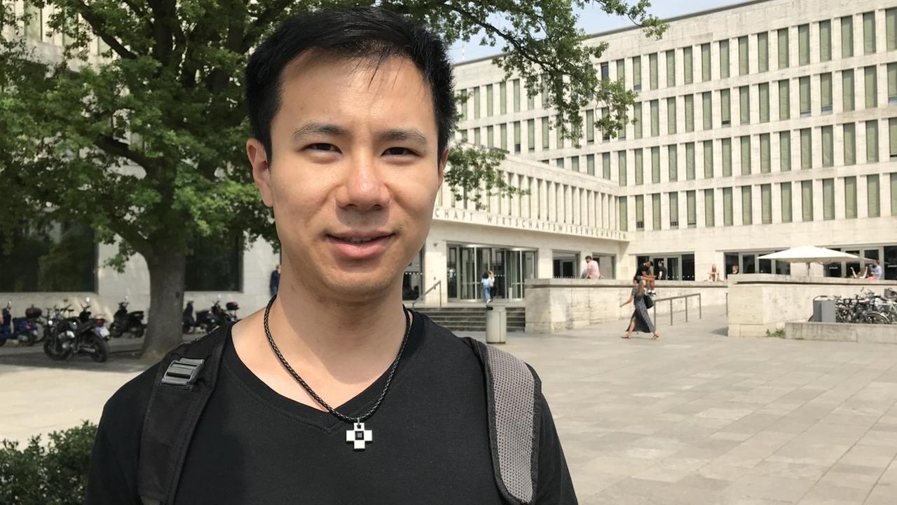 Doktorand Haoming Chen an der Frankfurter Universität Doktorand Haoming Chen an der Frankfurter Universität