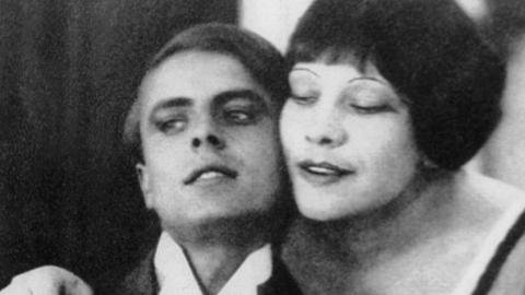 Die Schauspielerin Tilla Durieux, mit Ernst Hofmann in dem Stummfilm "Die Launen der Weltdame" von 1914. Sie wurde am 18. August 1880 als Ottilie Godefroy in Wien geboren und ist am 21. Februar 1971 in Berlin gestorben.