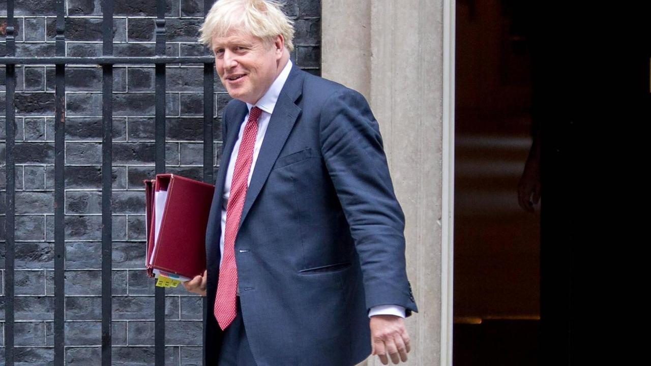  Minister Boris Johnson  verlässt Downing Street No. 10