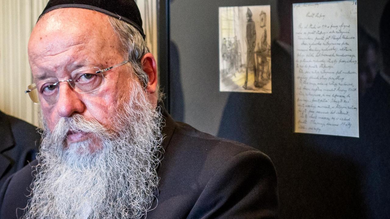 Eliezer Menachem Moses, Erziehungsminister der Allianz Vereinigtes Thora-Judentum. Eliezer Menachem Moses, Erziehungsminister der Allianz Vereinigtes Thora-Judentum.