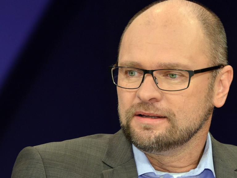 Richard Sulik, Mitglied des Europäischen Parlaments, ehemaliger Parlamentspräsident der Slowakei, aufgenommen am 10.09.2015 während der ZDF-Talksendung "Maybrit Illner" zum Thema "Deutschland hilft - doch wer hilft uns helfen?" im ZDF-Hauptstadtstudio im Berliner Zollernhof Unter den Linden. Foto: