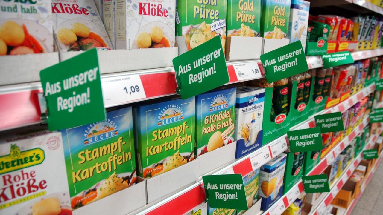 Regionale Produkte in einem Supermarkt Regionale Produkte in einem Supermarkt