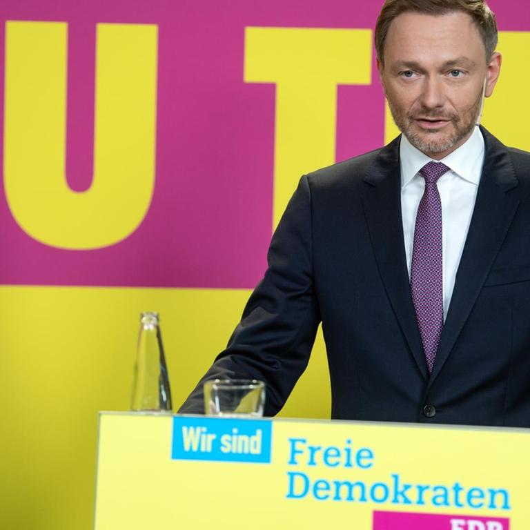 Christian Lindner, Bundesvorsitzender der FDP, stellt den Entwurf des Bundestagswahlprogramms vor. 