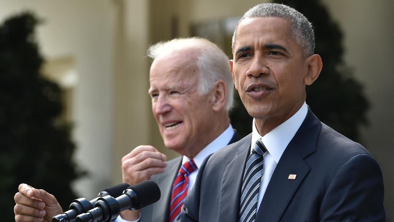 US-Präsident Obama und sein Stellvertreter Biden vor dem Weißen Haus.