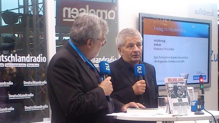 Thilo Kößler im Gespräch mit Roland Jahn am Deutschlandradio-Stand auf der Frankfurter Buchmesse Thilo Kößler im Gespräch mit Roland Jahn am Deutschlandradio-Stand auf der Frankfurter Buchmesse