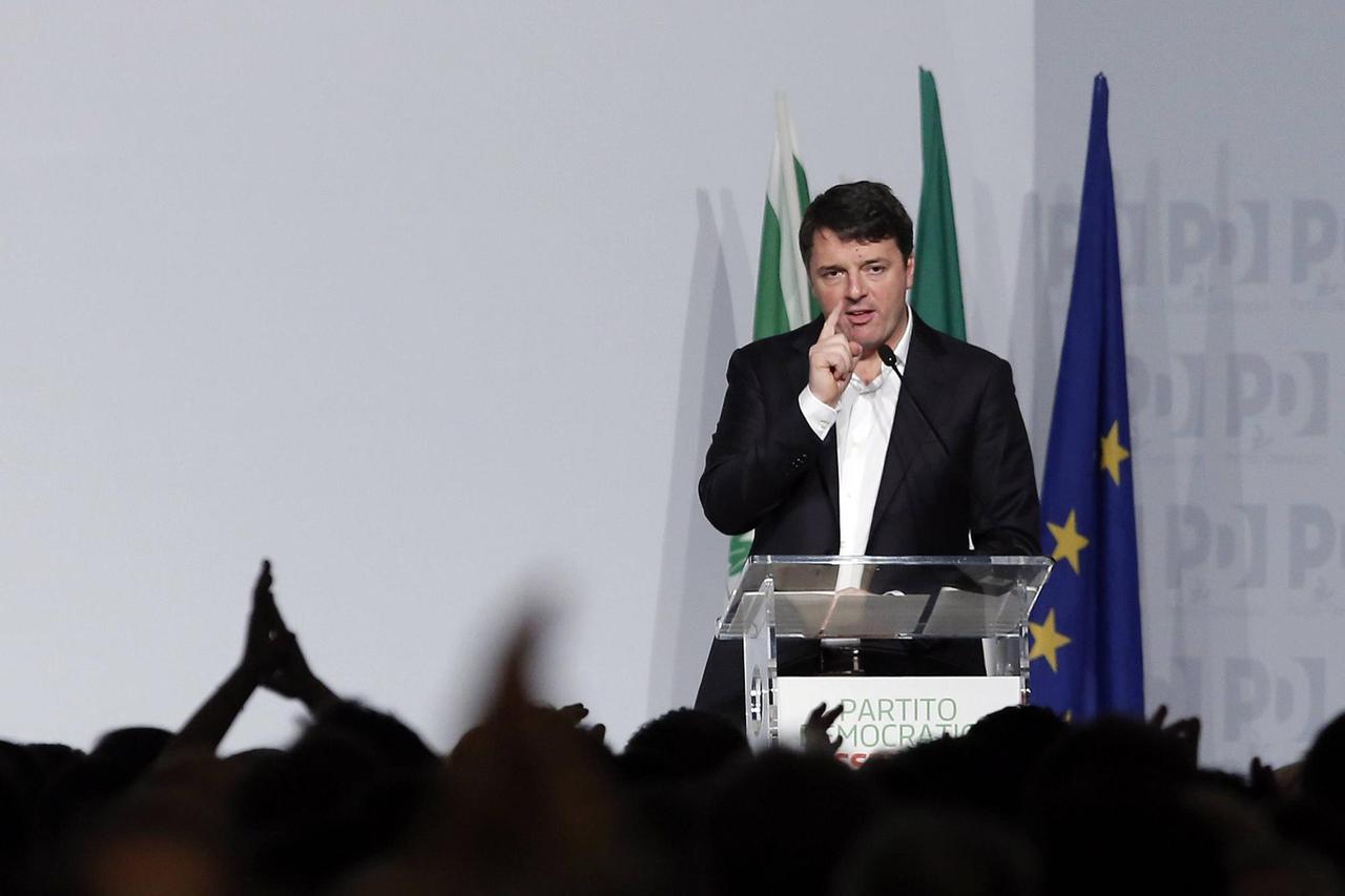 Matteo Renzi bei einer Veranstaltung der Demokratischen Partei in Rom (19.02.17)
Matteo Renzi bei einer Veranstaltung der Demokratischen Partei in Rom (19.02.17)
