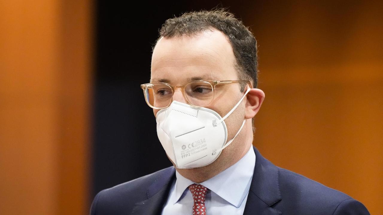 Bundesgesundheitsminister Spahn (CDU) mit Maske Bundesgesundheitsminister Spahn (CDU) mit Maske