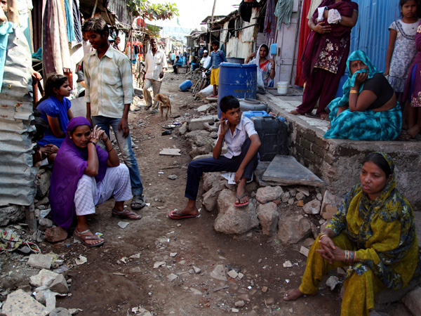 Armut und Trostlosigkeit in Mumbais Slums Armut und Trostlosigkeit in Mumbais Slums