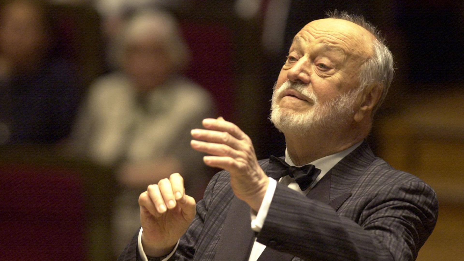 Kurt Masur als Musikalischer Direktor der New Yorker Philharmonie im Oktober 2001 im Leipziger Gewandhaus.