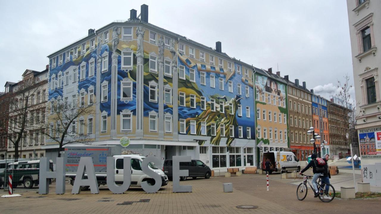 Der Brühl, Heimat vieler Kreativer, wird immer bunter Der Brühl, Heimat vieler Kreativer, wird immer bunter