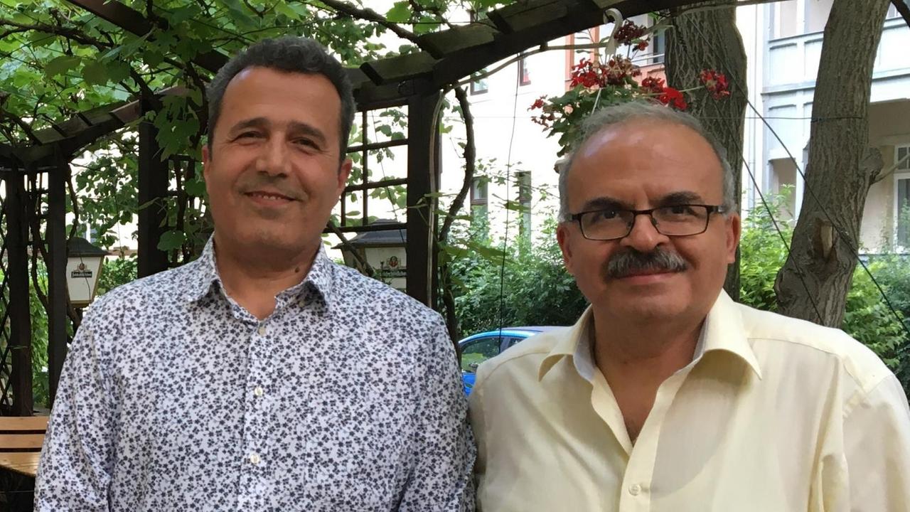Salam Al Saad und Issam Bou Hamze vor Bou Hamzes Restaurant Sindbad in Dresden Salam Al Saad und Issam Bou Hamze vor Bou Hamzes Restaurant Sindbad in Dresden