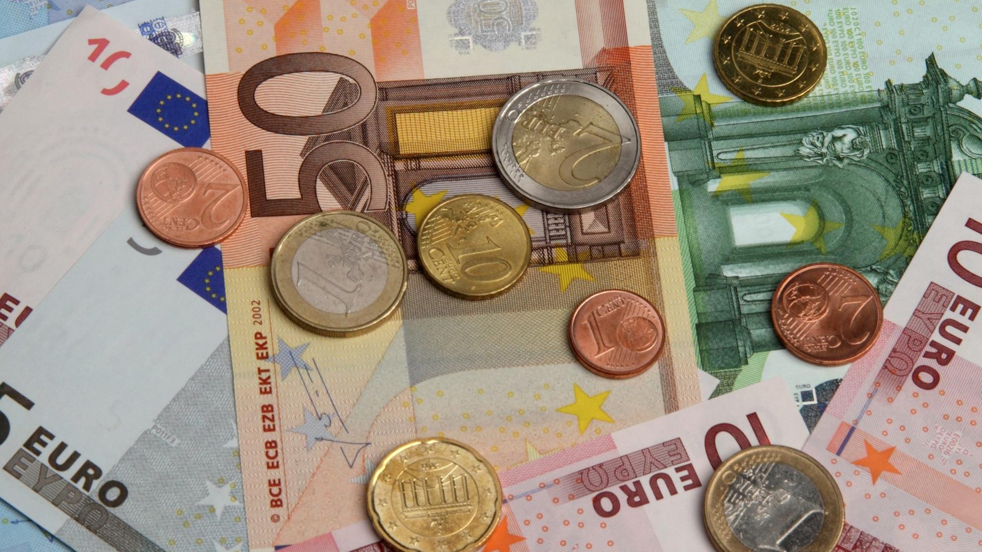 Europäische Banknoten und Münzen Europäische Banknoten und Münzen