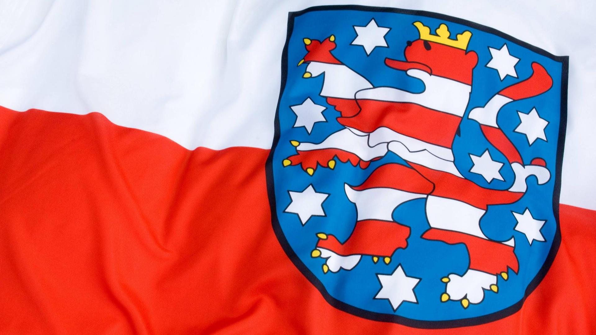 Flagge des deutschen Bundeslandes Freistaat Thüringen Flagge des deutschen Bundeslandes Freistaat Thüringen