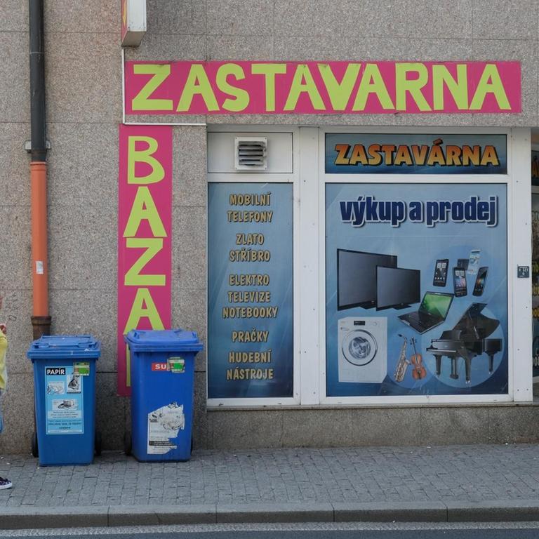 Ein Pfandleihhaus in Tschechien - viele Bürger dort sind hoch verschuldet