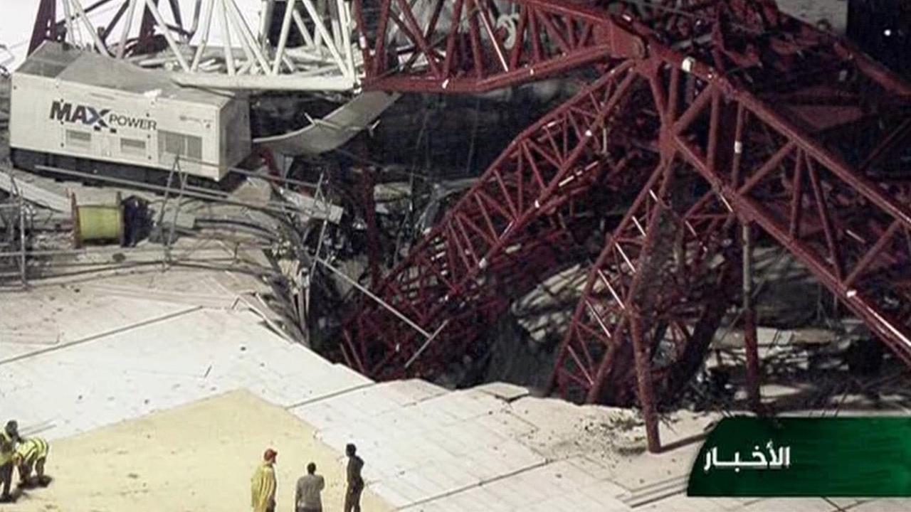 In Mekka ist ein Baukran auf das Dach der Großen Moschee gestürzt. In Mekka ist ein Baukran auf das Dach der Großen Moschee gestürzt.