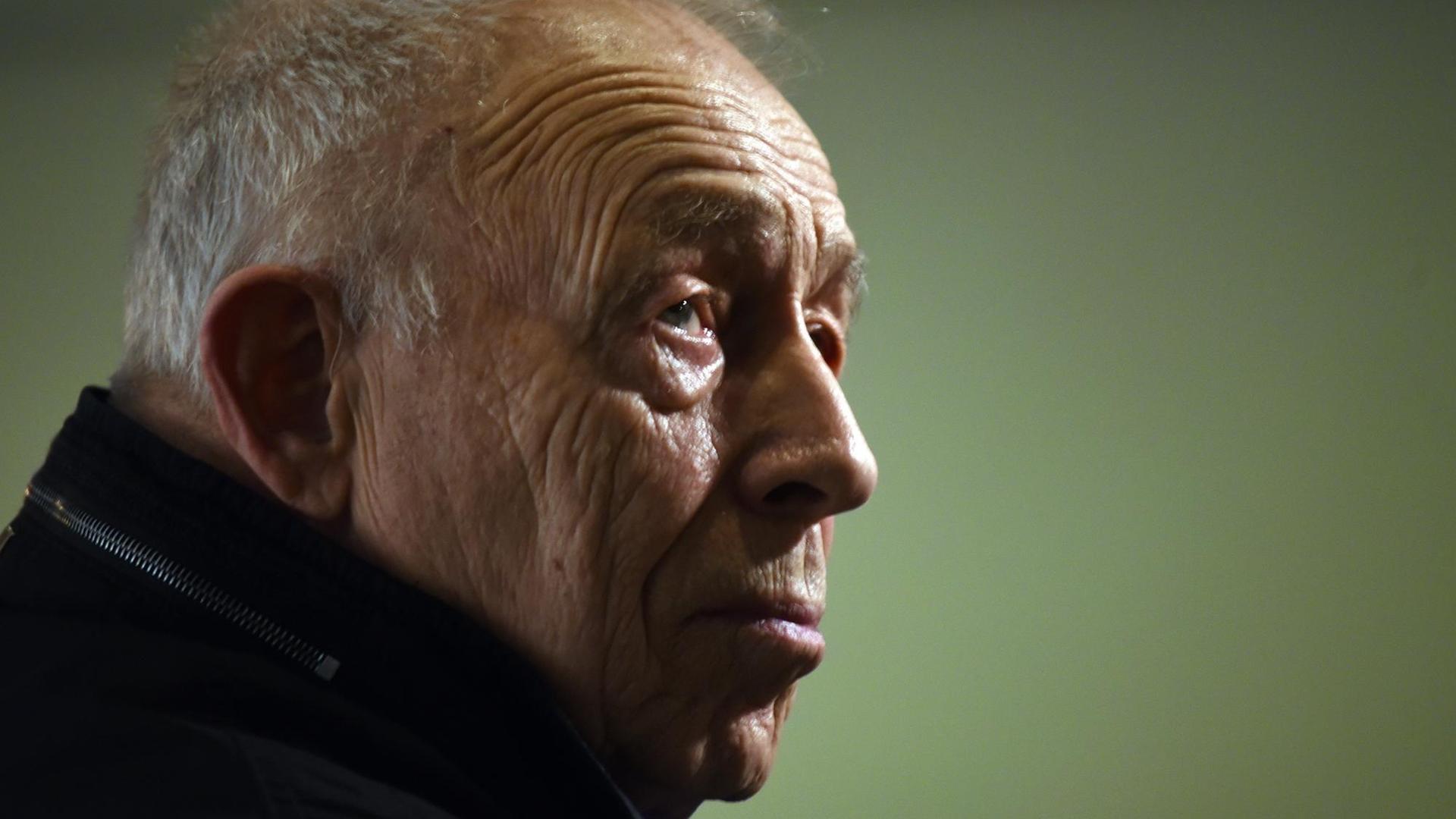 Heiner Geißler: "Es gibt Lösungen, die sind konsensfähig." Heiner Geißler: "Es gibt Lösungen, die sind konsensfähig."