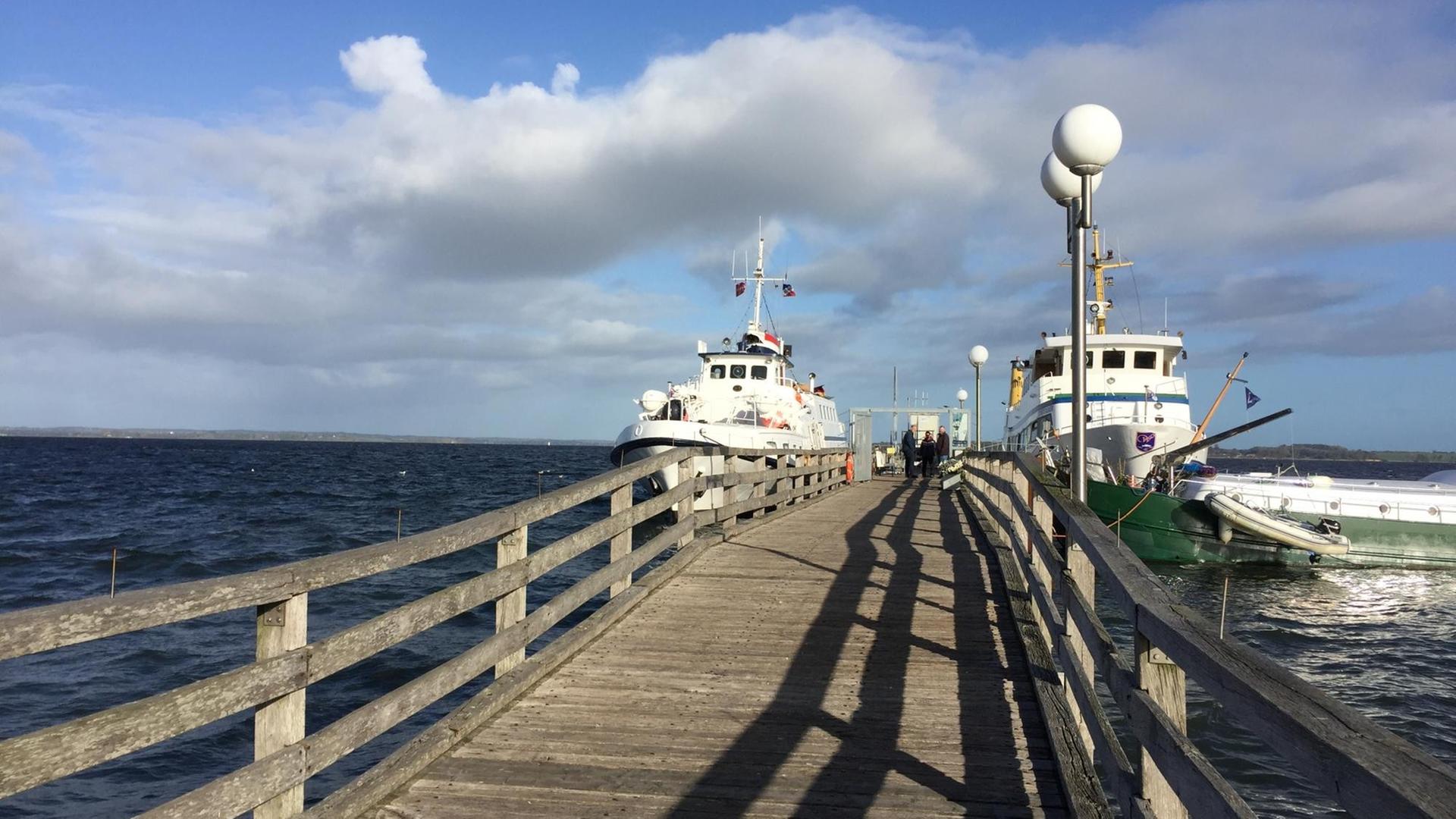 Die "Feodara II" (links) ist bereits heute zwischen Langballigau und dem dänischen Sønderborg unterwegs Die "Feodara II" (links) ist bereits heute zwischen Langballigau und dem dänischen Sønderborg unterwegs