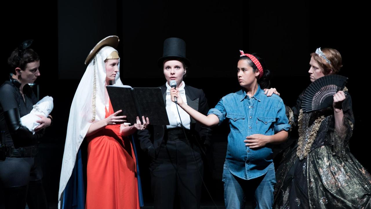 "Woh cares?!" - eine Performance des Theaterkollektivs Swoosh Lieu "Woh cares?!" - eine Performance des Theaterkollektivs Swoosh Lieu