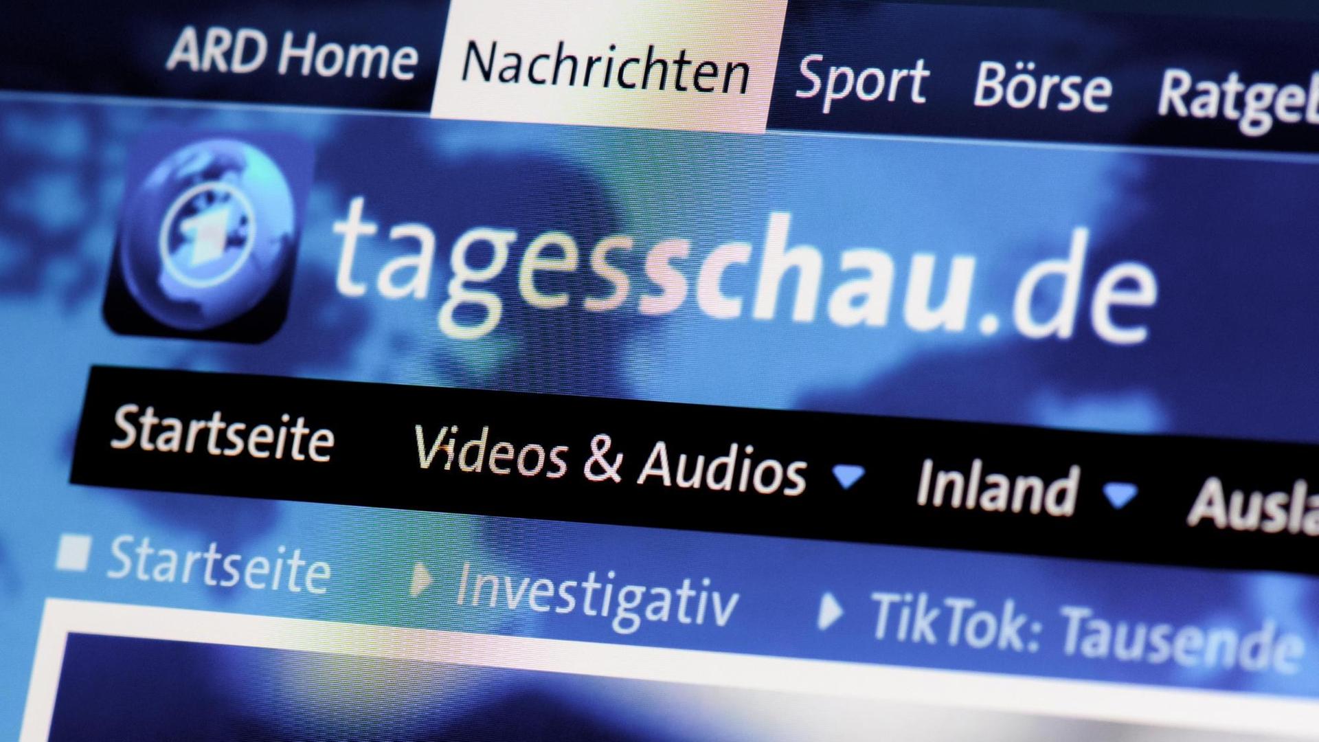 "Tagesschau.de" Nahansicht der Website auf einem Display. "Tagesschau.de" Nahansicht der Website auf einem Display.