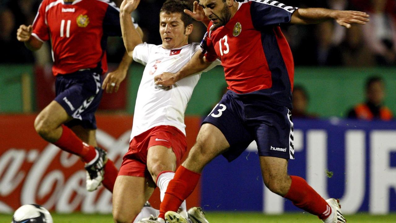 Szene aus einem WM-Qualifikationsspiel, Türkei - Armenien