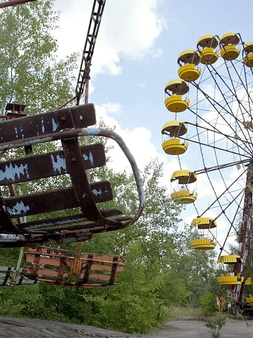 Verwahrloster Vergnügungspark in Prypiat, nahe des Atomkraftwerkes von Tschernobyl.