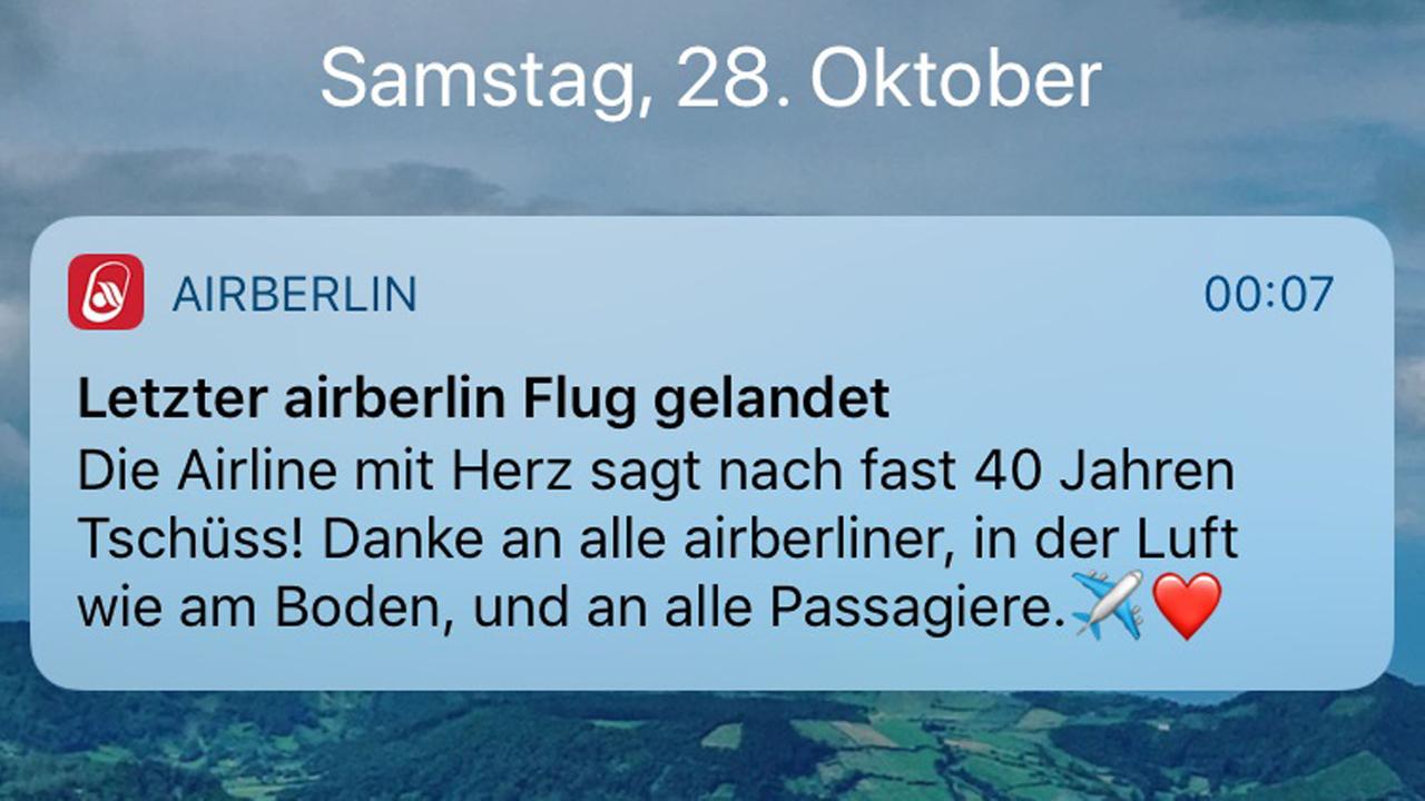 Pushmitteilung der Air Berlin App auf einem Smartphone-Bildschirm: "Letzer airberlin Flug gelandet" Pushmitteilung der Air Berlin App auf einem Smartphone-Bildschirm: "Letzer airberlin Flug gelandet"