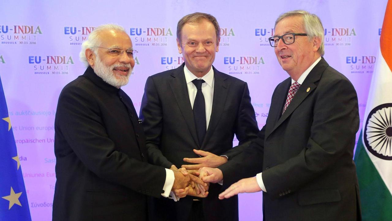 In Brüssel treffen sich der indische Präsident Modi, EU-In Brüssel treffen sich der indische Premier Modi, EU-Ratspräsident Tusk und Kommission-Präsident Juncker.Ratspräsident Tusk und Kommission-Präsident Juncker. In Brüssel treffen sich der indische Präsident Modi, EU-In Brüssel treffen sich der indische Premier Modi, EU-Ratspräsident Tusk und Kommission-Präsident Juncker.Ratspräsident Tusk und Kommission-Präsident Juncker.