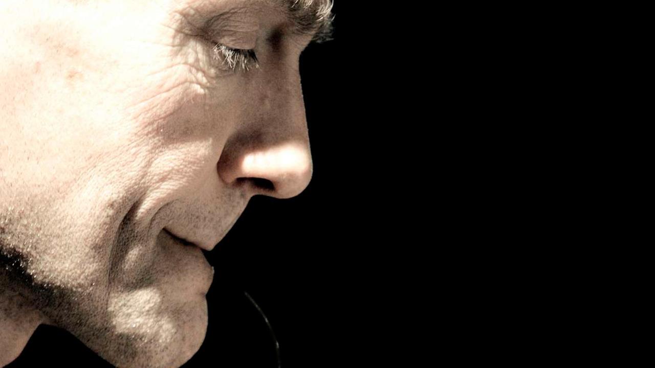 Ein Blick von der Seite auf den Schauspieler Udo Schenk. Ein Blick von der Seite auf den Schauspieler Udo Schenk.