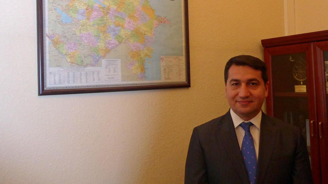 Hikmat Hajiyev, Sprecher des aserbaidschanischen Außenministeriums