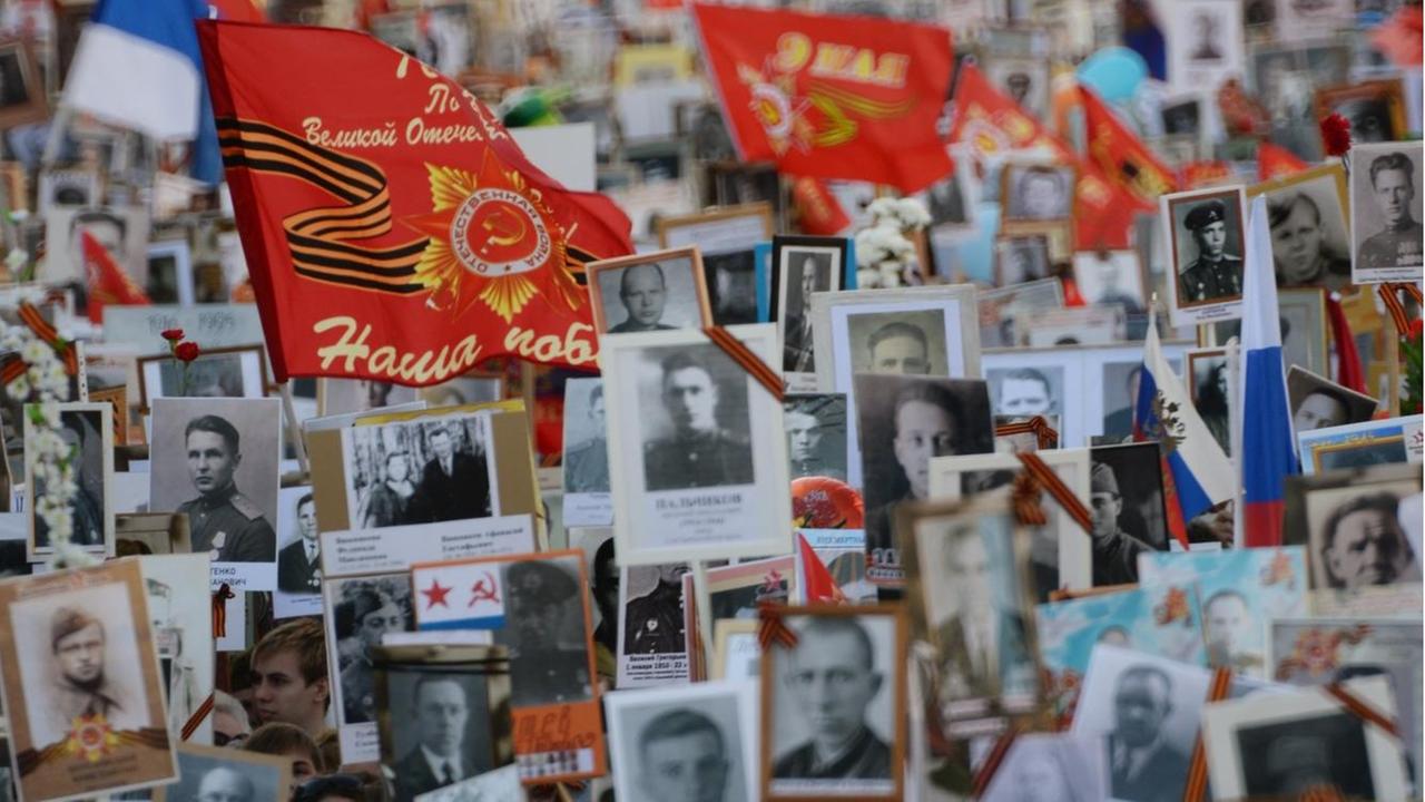 Gedenkmarsch des Unsterblichen Regiments im Jahr 2015 Gedenkmarsch des Unsterblichen Regiments im Jahr 2015