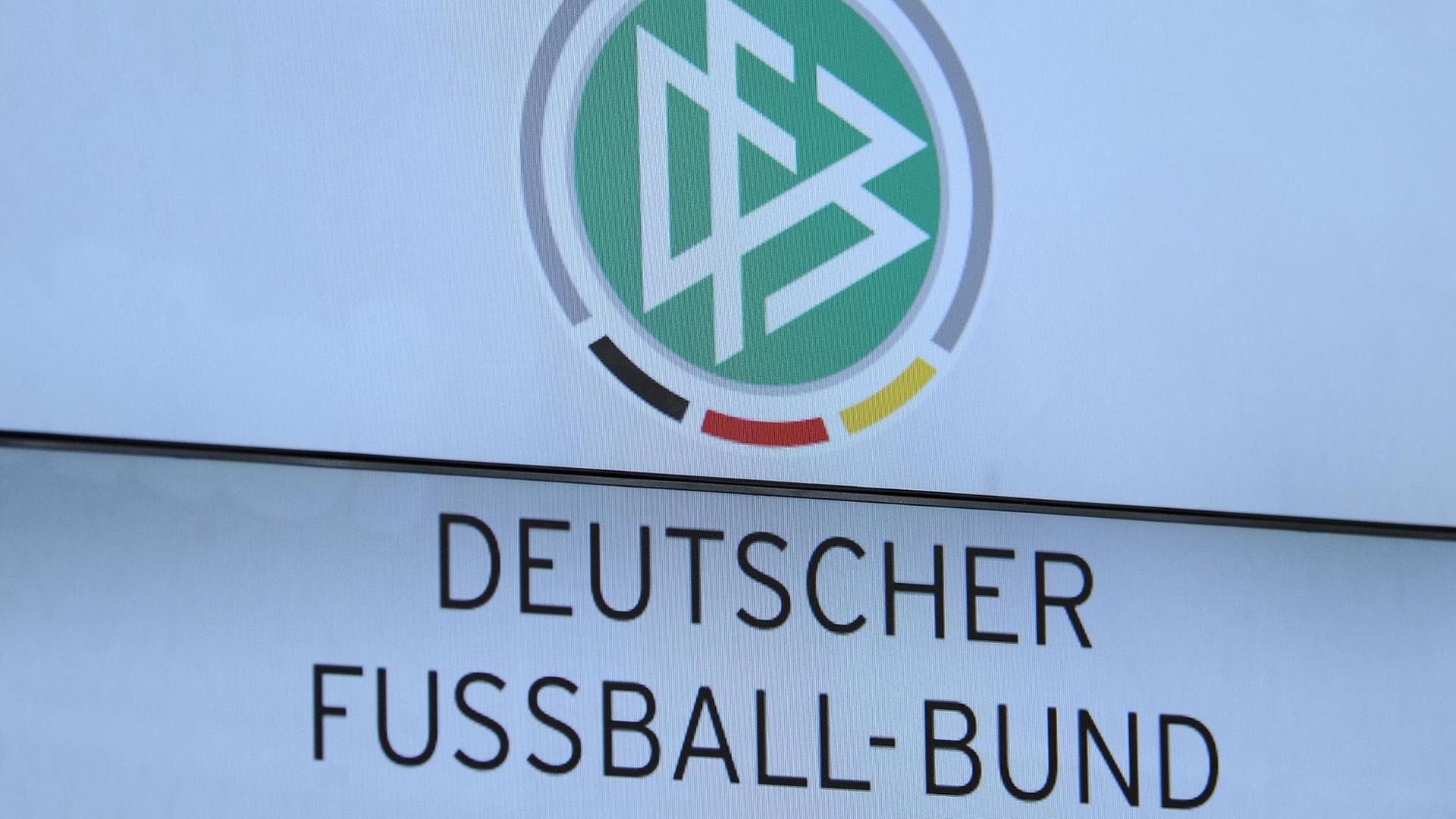 Das Logo des Deutschen Fußball-Bundes. Das Logo des Deutschen Fußball-Bundes.