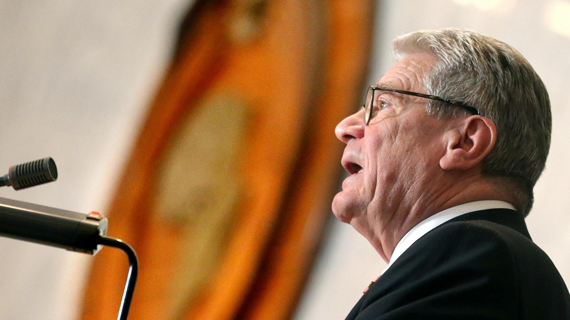 Bundespräsident Joachim Gauck bei seiner Rede am Hauptsitz der Kommission der Wirtschaftsgemeinschaft Westafrikanischer Staaten, ECOWAS Bundespräsident Joachim Gauck bei seiner Rede am Hauptsitz der Kommission der Wirtschaftsgemeinschaft Westafrikanischer Staaten, ECOWAS