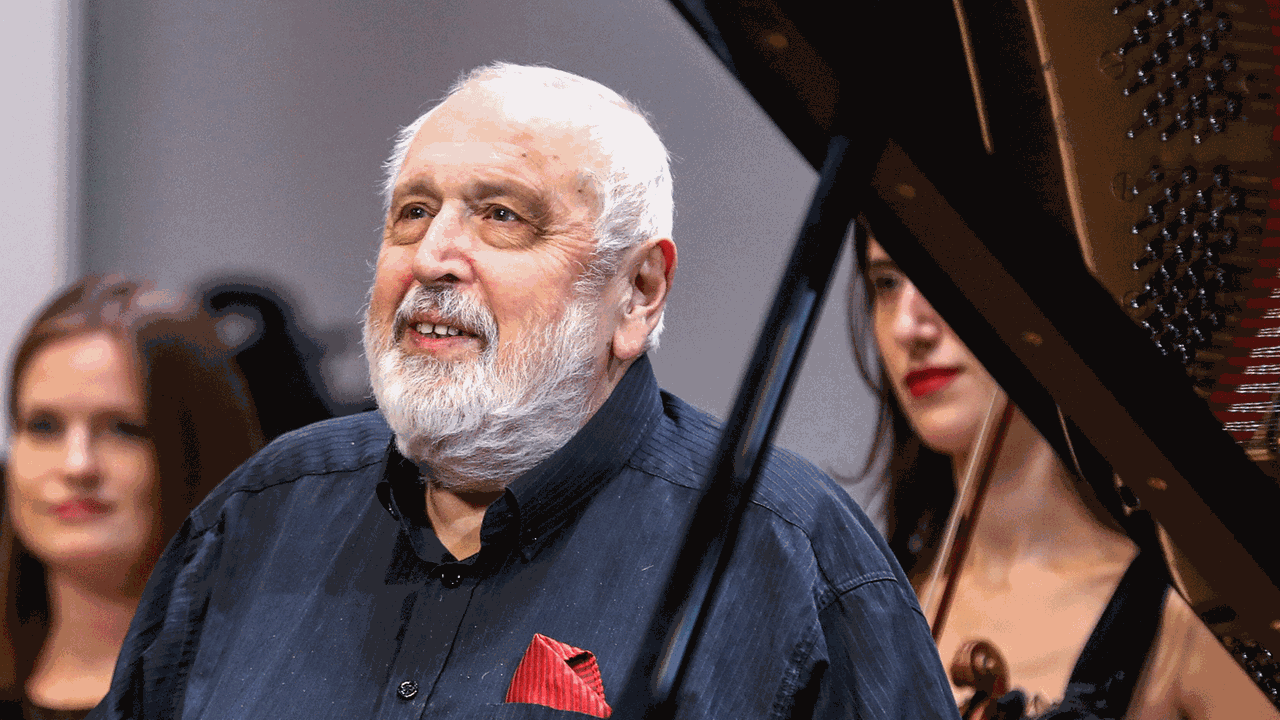 Der Dirigent Michail Jurowski am 22. April 2019 bei einem Konzert des Russischen Nationalen Jugend-Symphonie Orchesters im Tschaikowsky-Saal Moskau. Der Dirigent Michail Jurowski am 22. April 2019 bei einem Konzert des Russischen Nationalen Jugend-Symphonie Orchesters im Tschaikowsky-Saal Moskau.