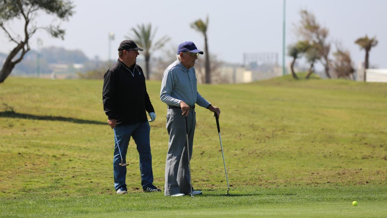 Joe Klein (rechts) und Peter Kapern beim Golfen
