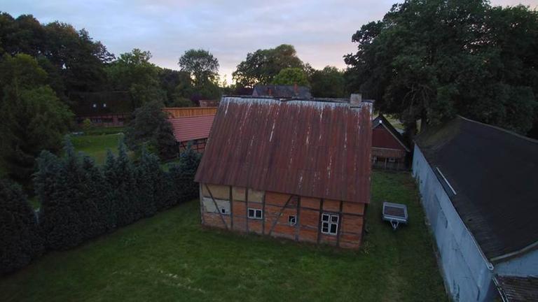 Dieses Fachwerkhaus steht seit 1844 in Beutow im Wendland Dieses Fachwerkhaus steht seit 1844 in Beutow im Wendland