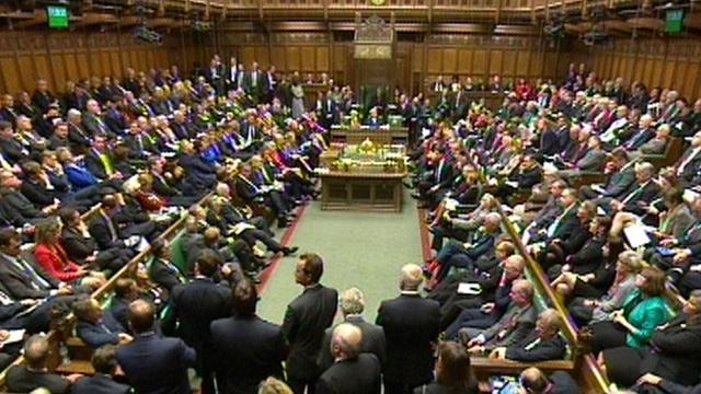 Das britische House of Parliaments während der Debatte über Luftangriffe in Syrien und dem Irak.