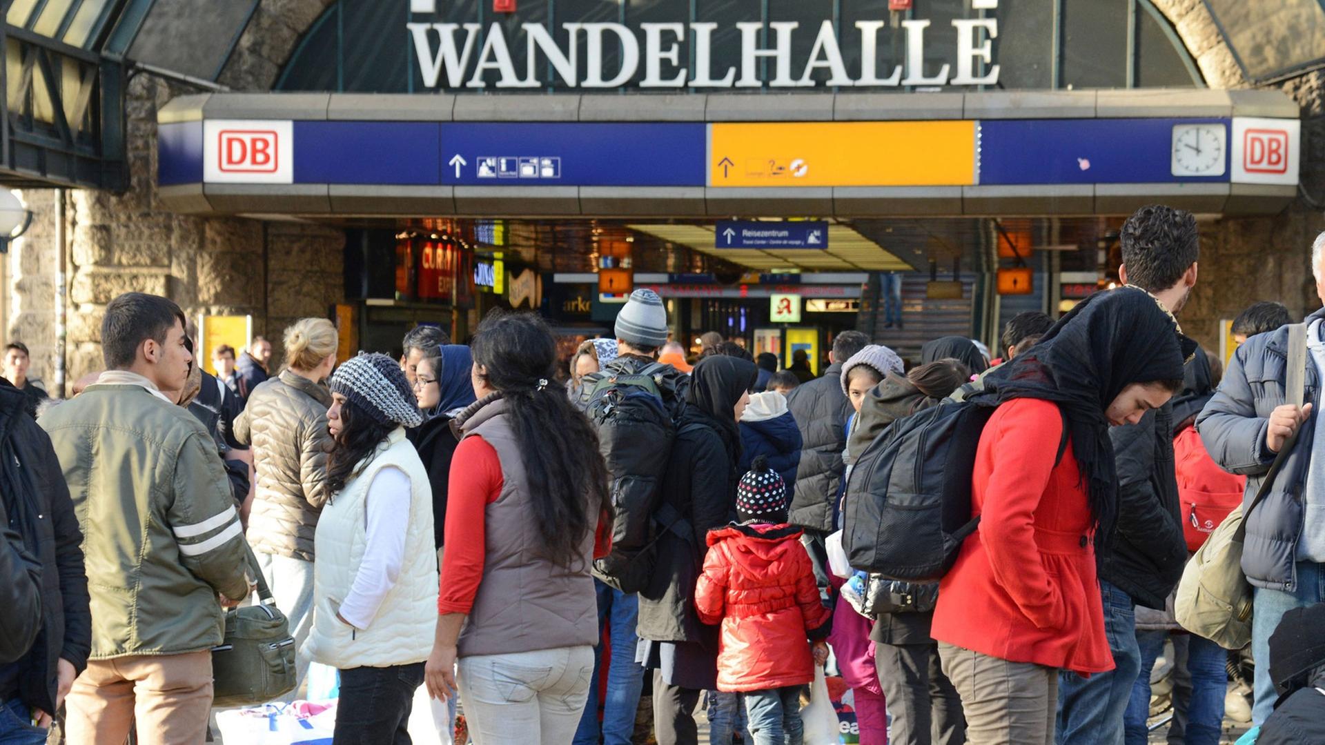 Flüchtlinge am Hauptbahnhof in Hamburg Flüchtlinge am Hauptbahnhof in Hamburg