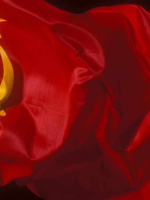 Eine wehende Fahne der Sowjetunion.