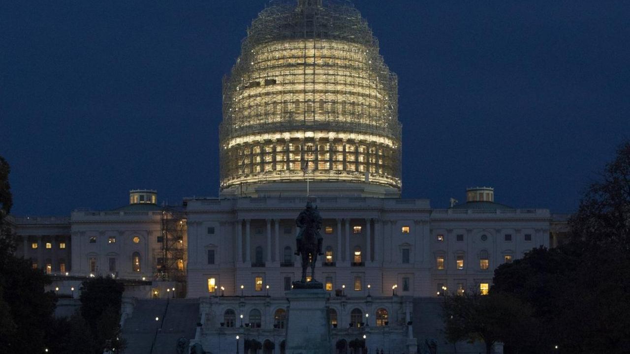 Ansicht des U.S. Kapitols in Washington bei Nacht. Ansicht des U.S. Kapitols in Washington bei Nacht.