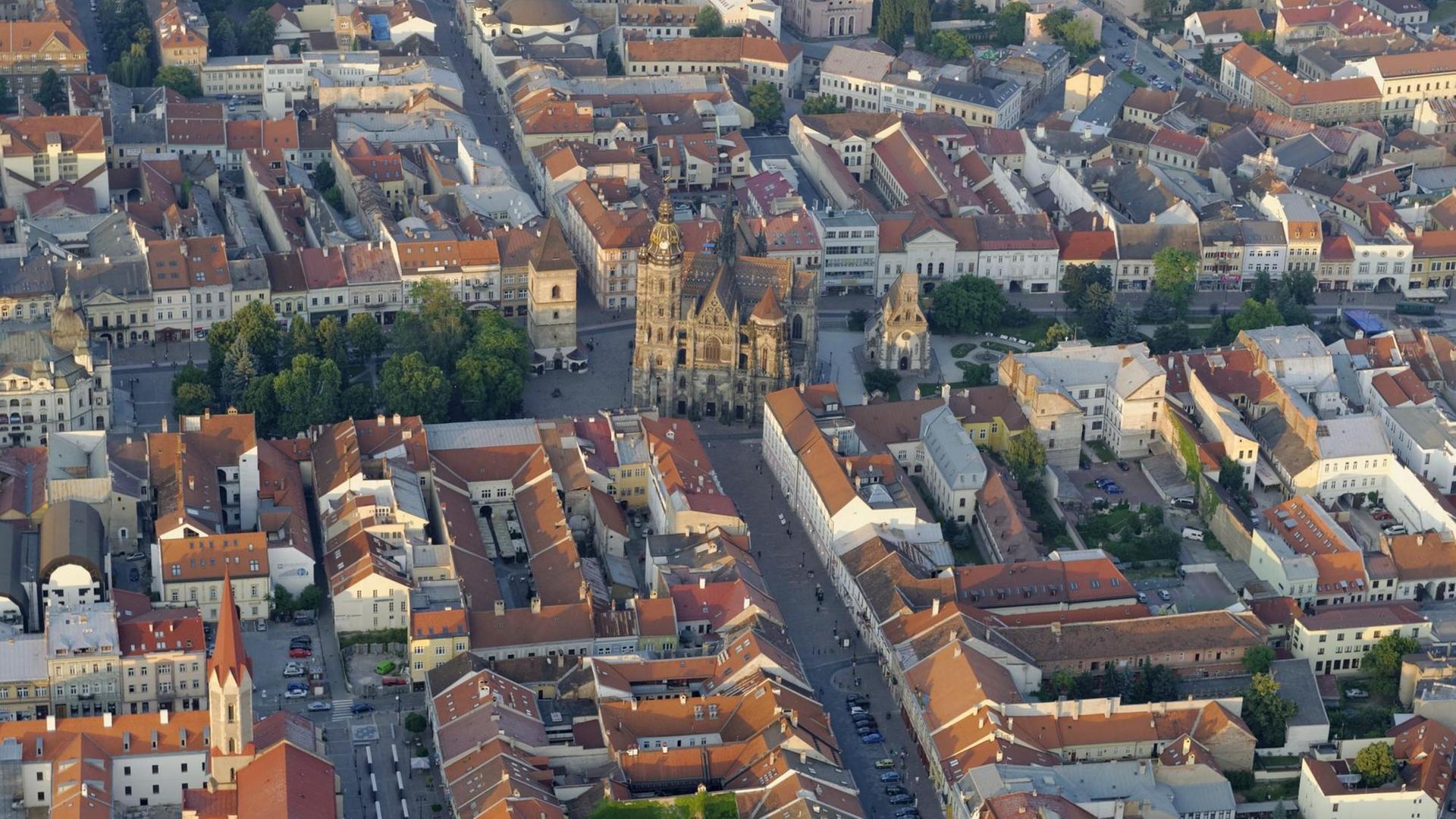 Blick auf das historische Zentrum von der ostslowakischen Stadt Kosice Blick auf das historische Zentrum von der ostslowakischen Stadt Kosice