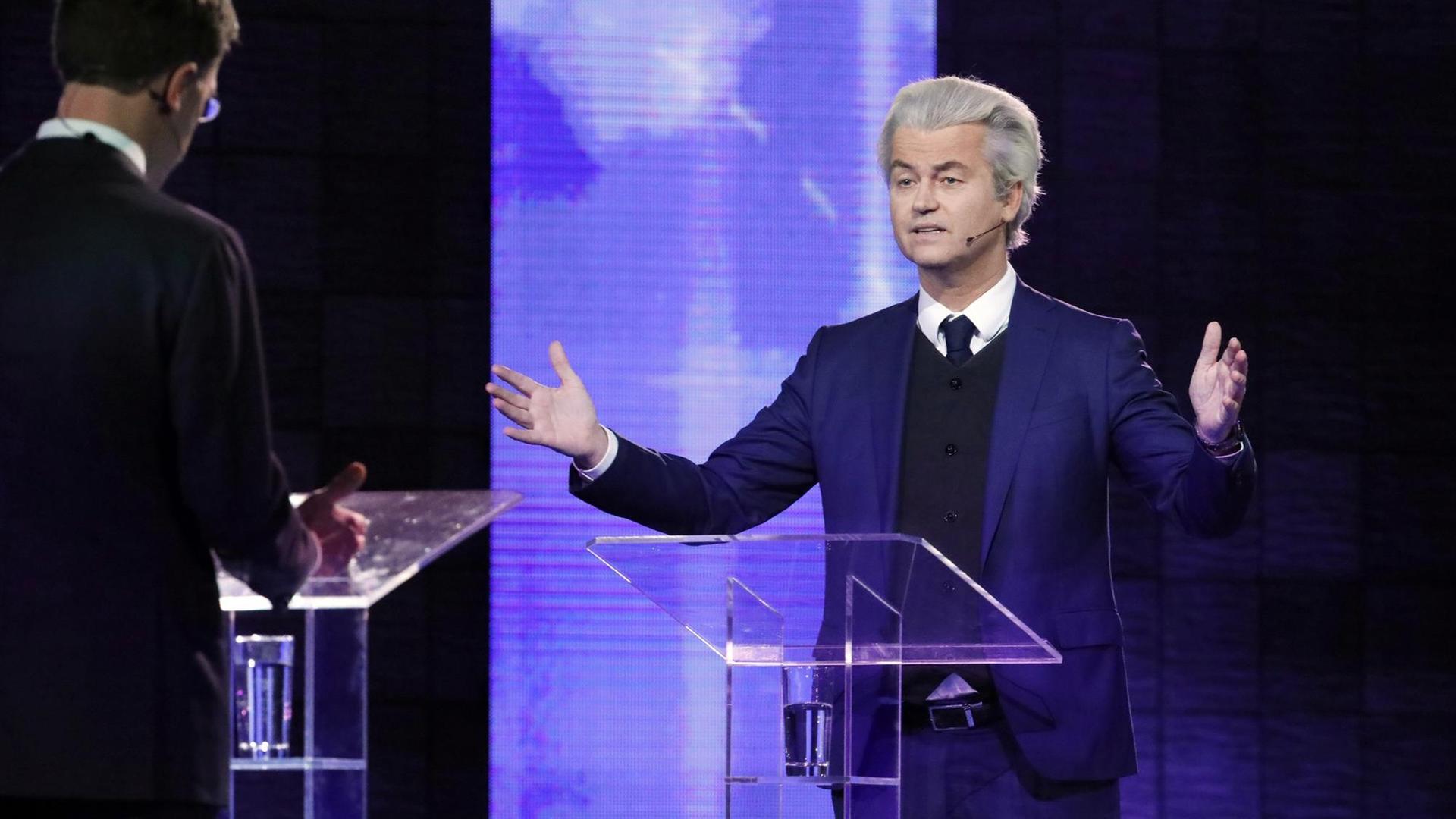 Der PVV-Vorsitzende Wilders und Ministerpräsident Rutte in einer TV-Debatte (13.03.17)