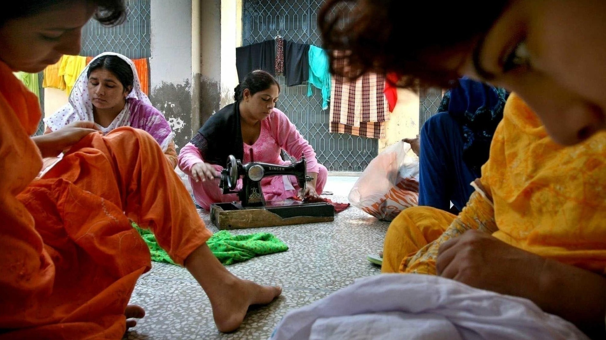 Pakistanische Frauen Gefangen in der Tradition deutschlandfunkkultur.de