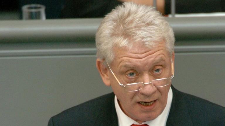 Jürgen Koppelin: "Ich finde diese ganze Diskussion merkwürdig." Jürgen Koppelin: "Ich finde diese ganze Diskussion merkwürdig."