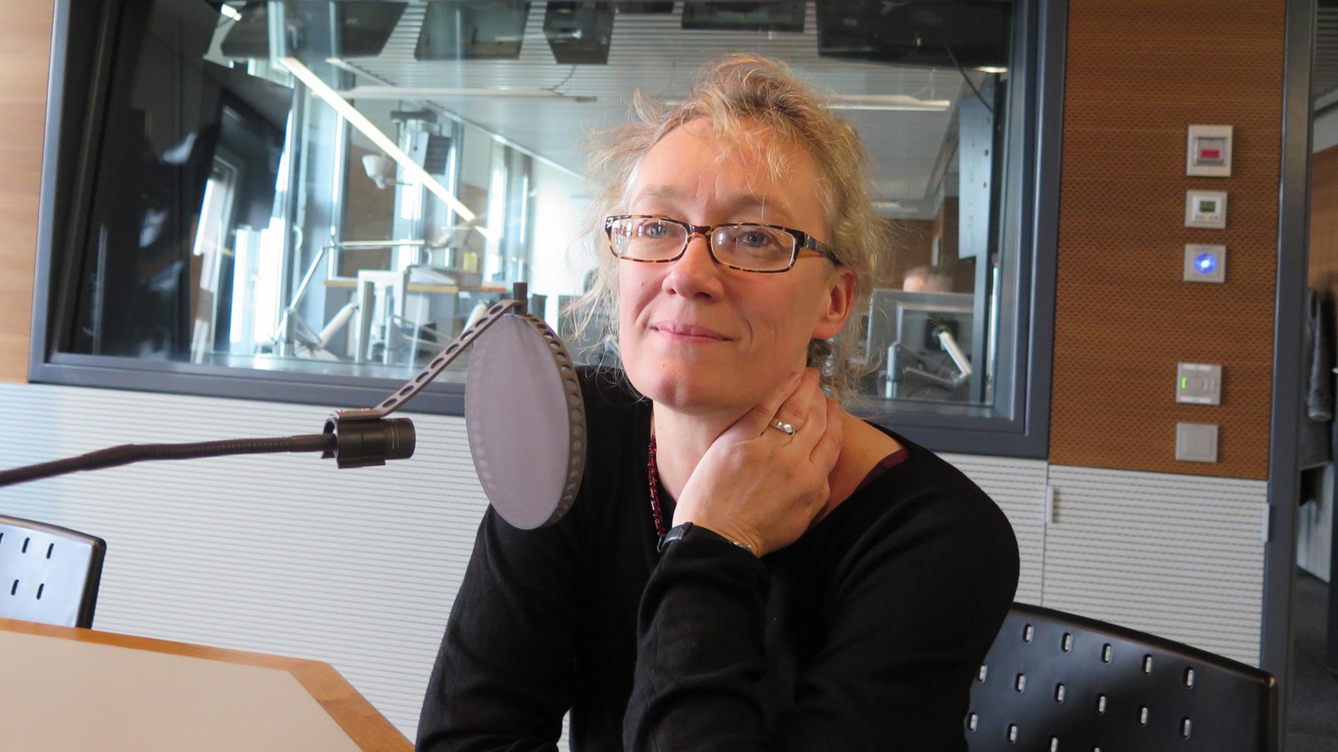 Die Jazz-Pianistin Julia Hülsmann in der Sendung "Tonart" im Deutschlandradio Kultur Die Jazz-Pianistin Julia Hülsmann in der Sendung "Tonart" im Deutschlandradio Kultur